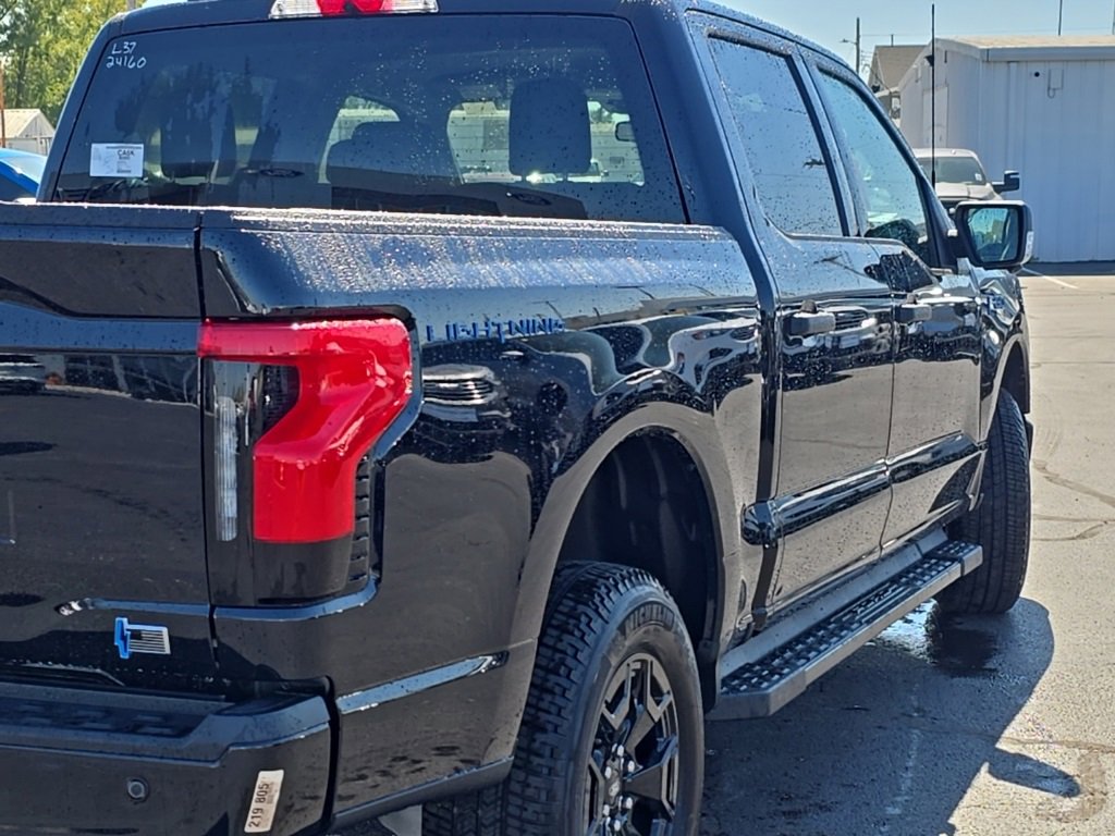 New 2025 Ford F150 Lightning XLT image 99