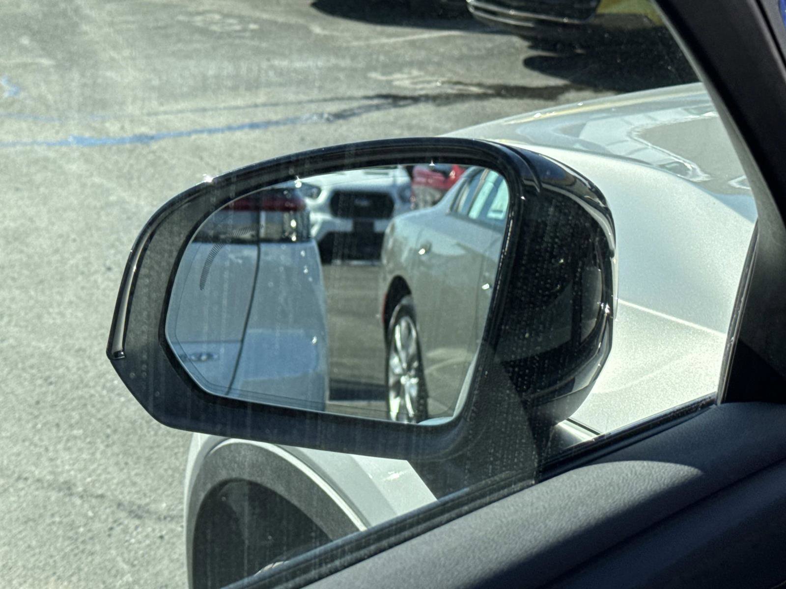 Used 2024 Volvo C40 P8 Recharge Ultimate image 19