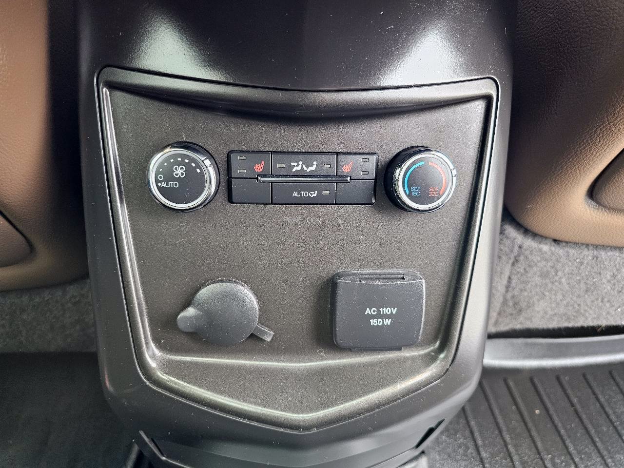Used 2014 Lincoln MKT AWD image 32