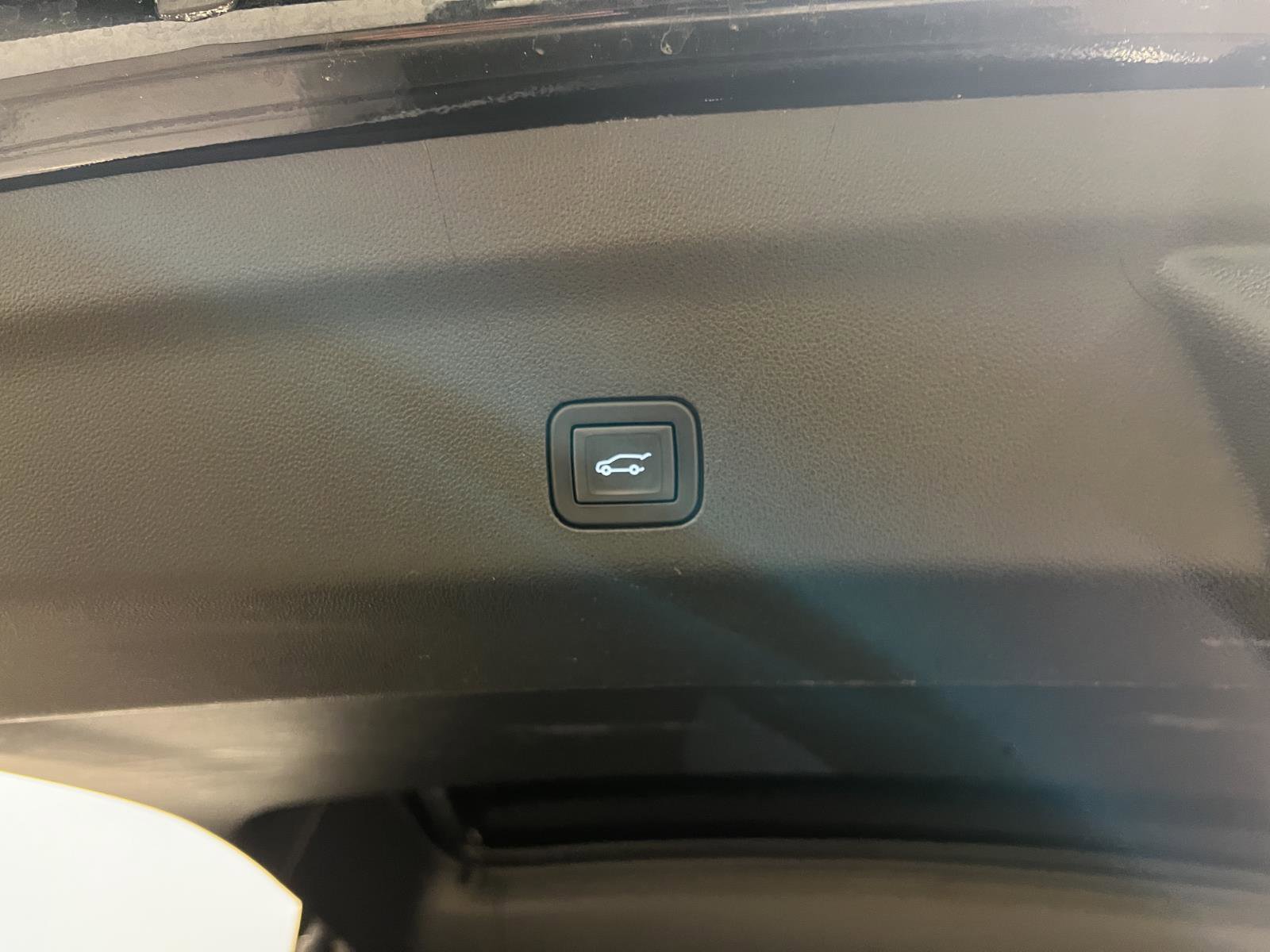 Used 2024 GMC Yukon Denali w/ Advanced Technology Package image 38