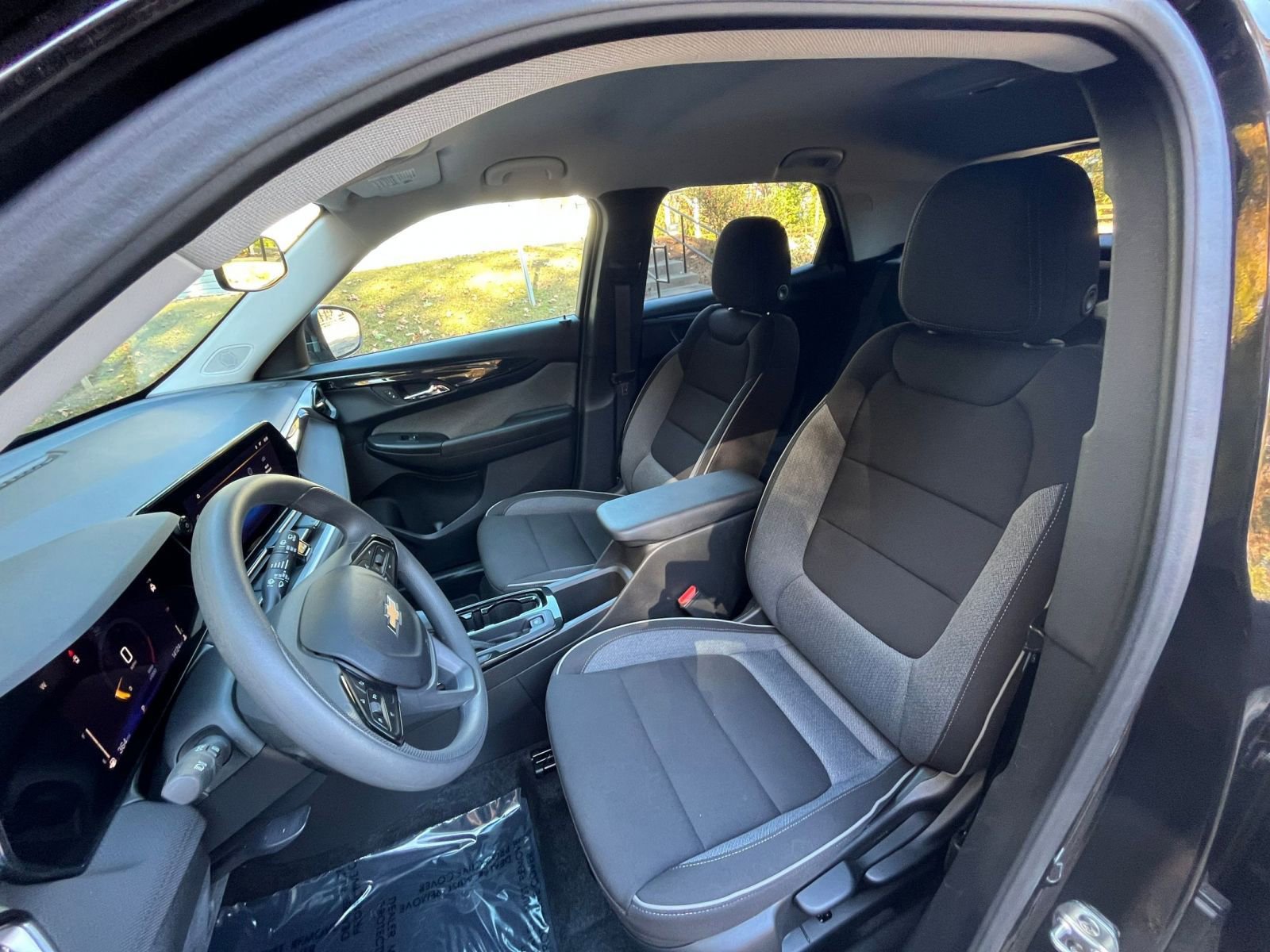 Used 2025 Chevrolet TrailBlazer LT image 32