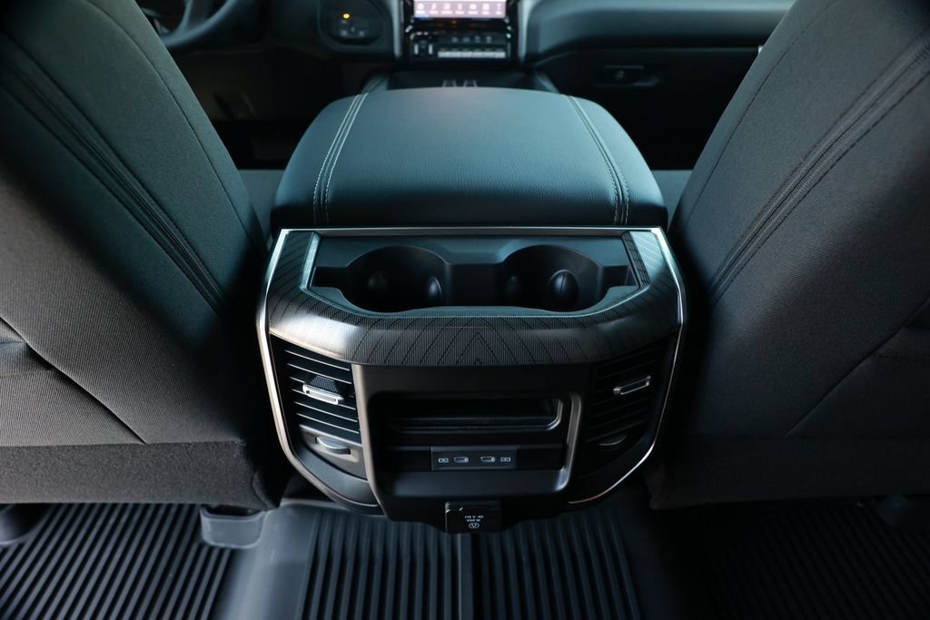 New 2026 RAM 3500 Big Horn AWD/4WD image 28
