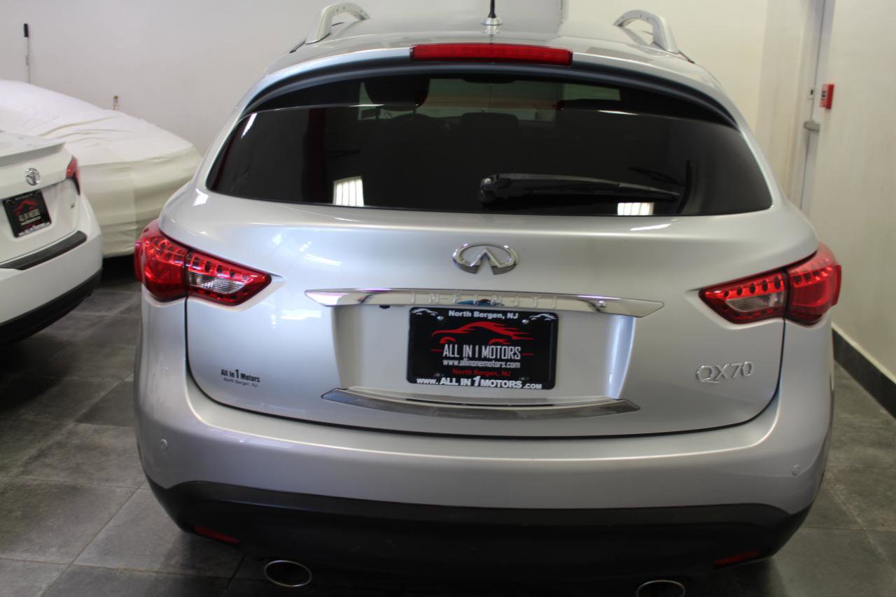 Used 2017 INFINITI QX70 AWD w/ Premium Package image 5