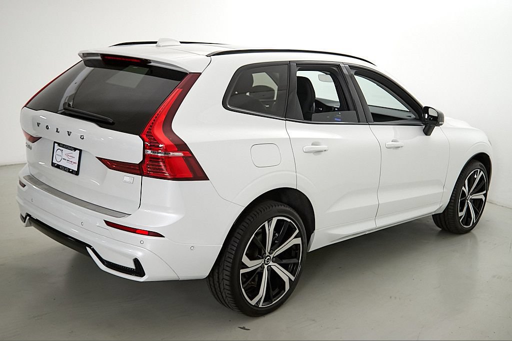 Certified 2023 Volvo XC60 T8 Ultimate w/ Climate Package AWD/4WD image 9