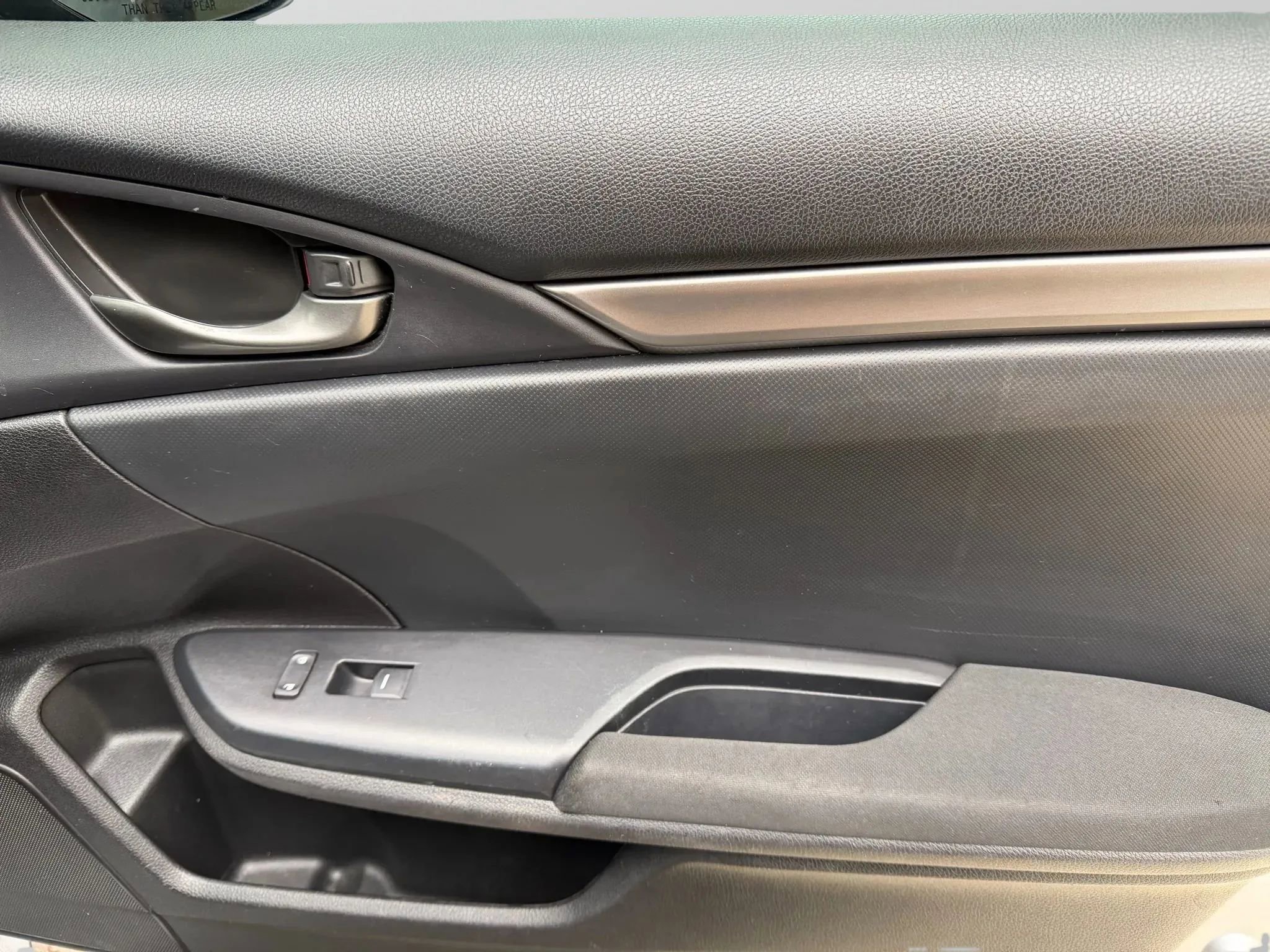 Used 2017 Honda Civic Sport image 8