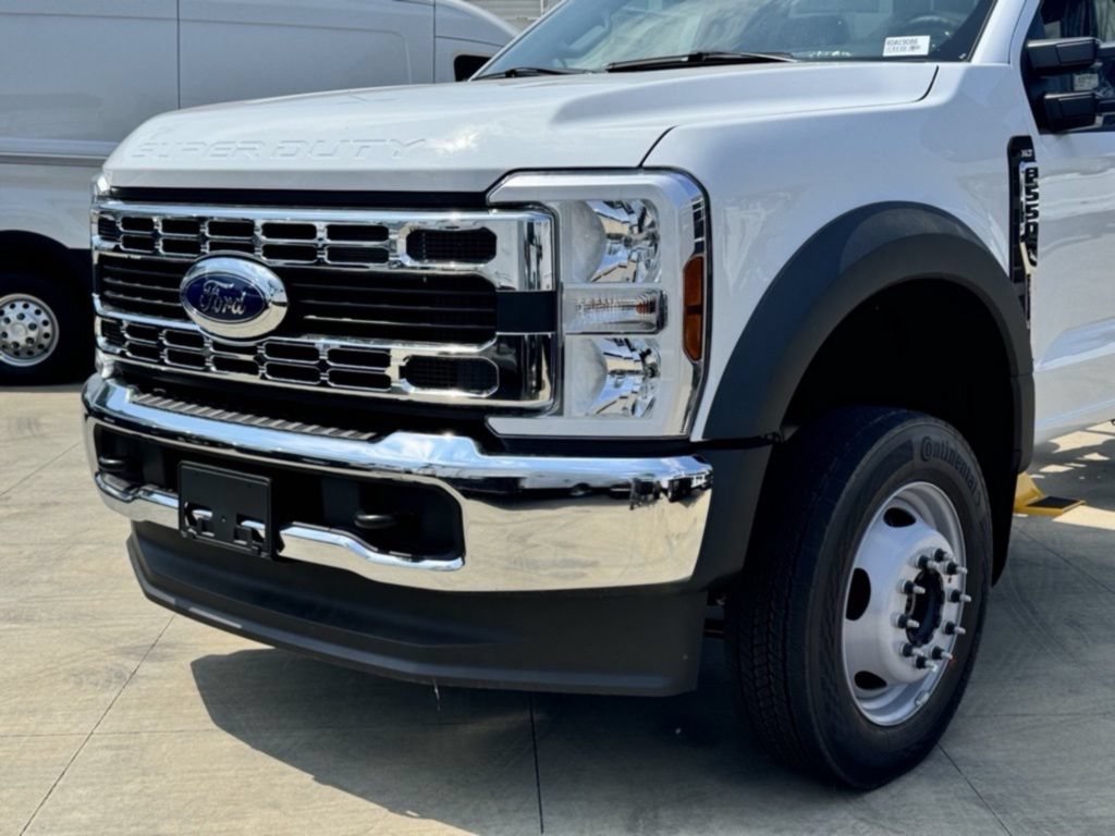 New 2024 Ford F550 4x4 Regular Cab Super Duty w/ XLT Value Package image 3