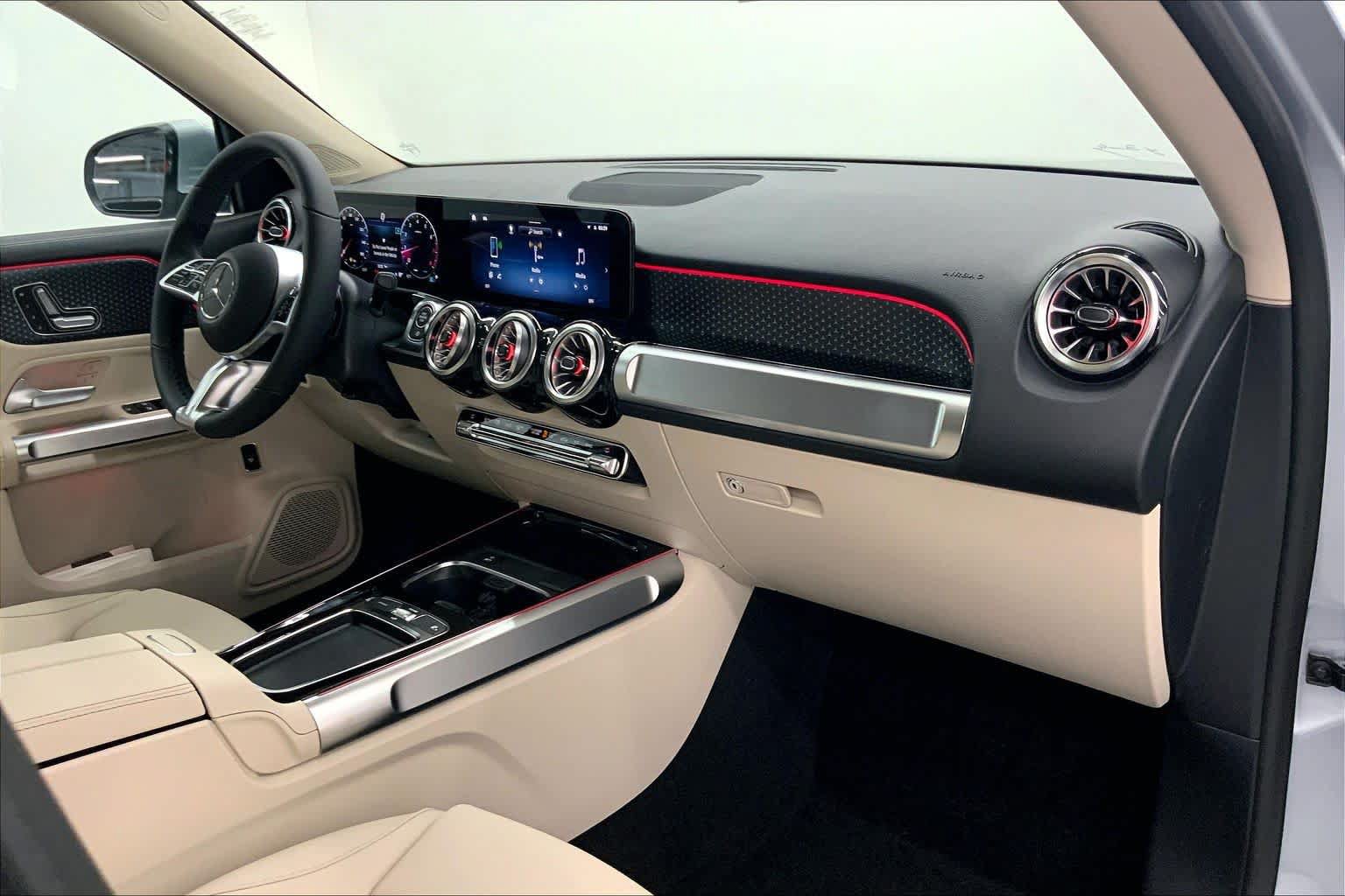 New 2026 Mercedes-Benz GLB 250 image 12