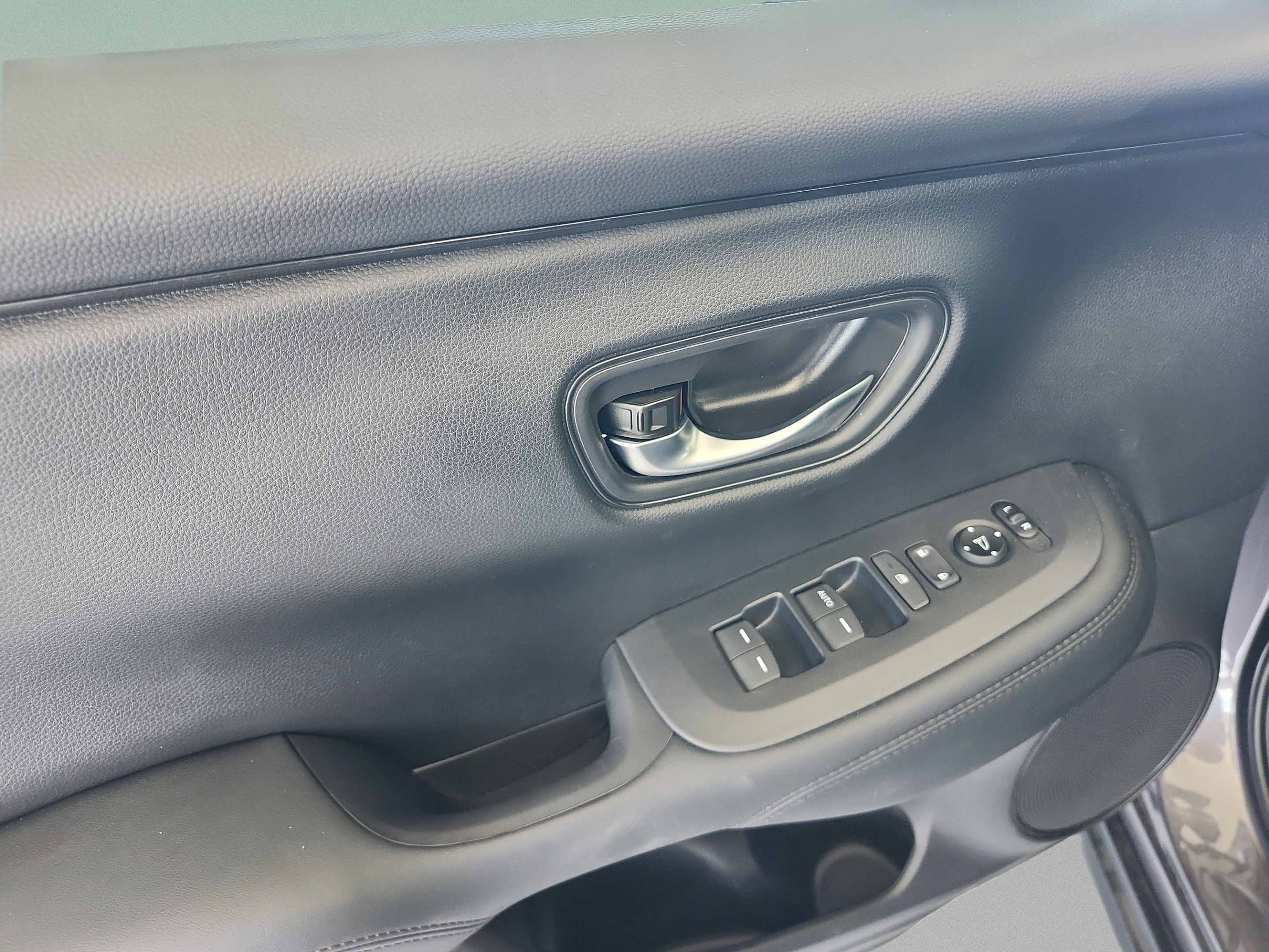 Certified 2026 Honda HR-V LX image 17