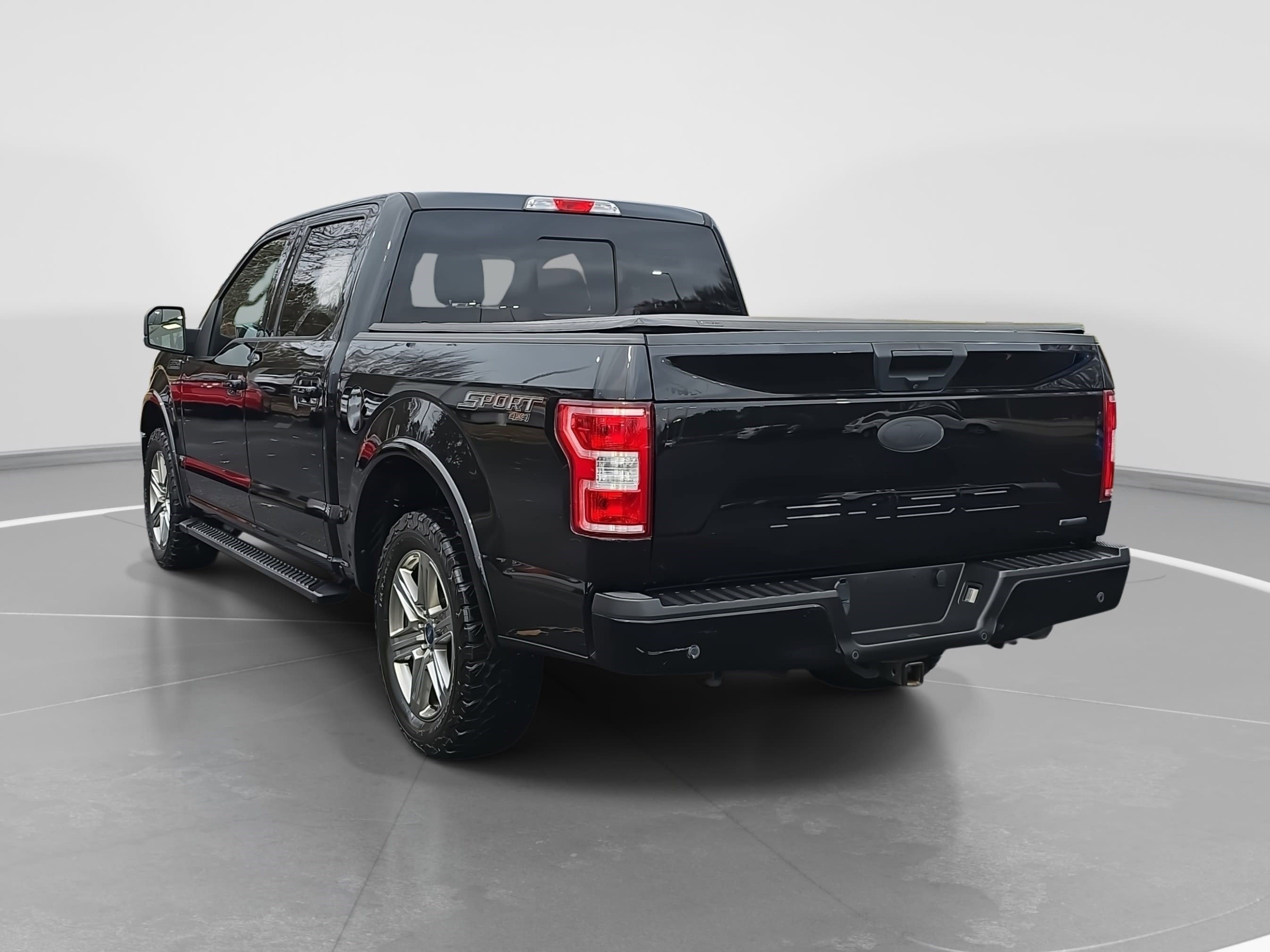Used 2018 Ford F150 XLT w/ Equipment Group 302A Luxury image 7