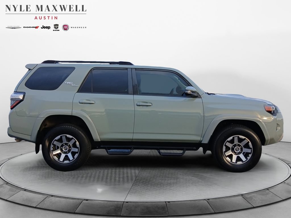 Used 2022 Toyota 4Runner TRD Off-Road Premium AWD/4WD image 17
