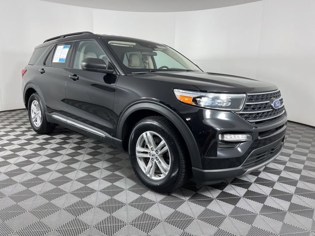 Certified 2024 Ford Explorer XLT w/ Equipment Group 202A RWD image 1