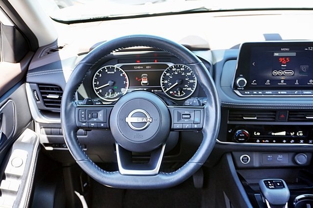 Used 2023 Nissan Rogue SV w/ SV Premium B Package FWD image 32