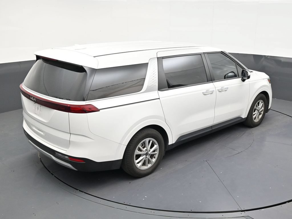Used 2024 Kia Carnival LX FWD image 16