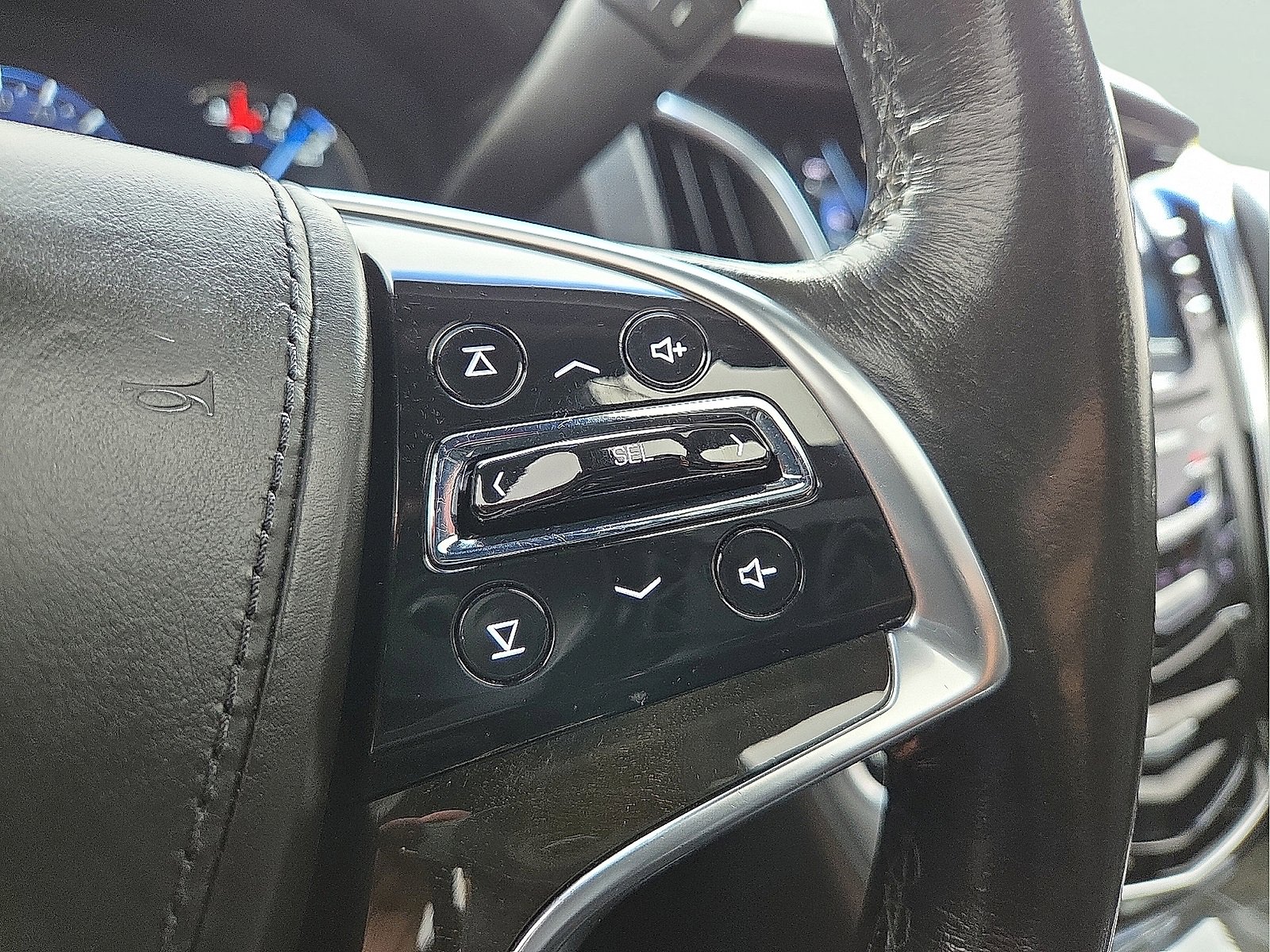 Used 2017 Cadillac Escalade Platinum image 18