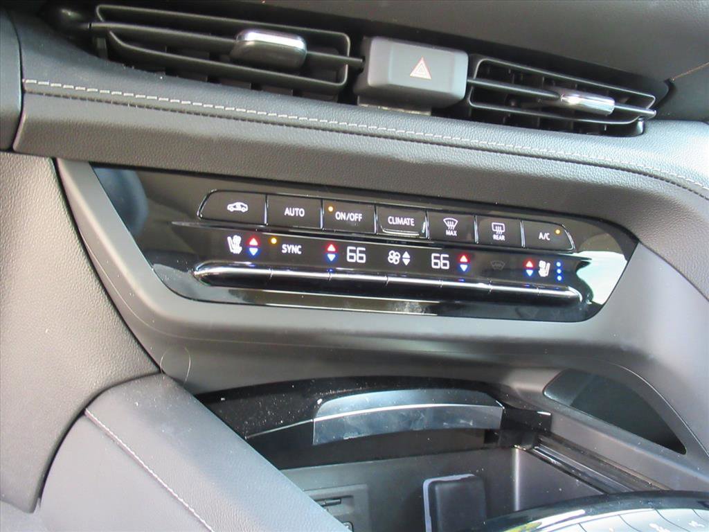 Used 2023 Buick Envision Avenir image 23