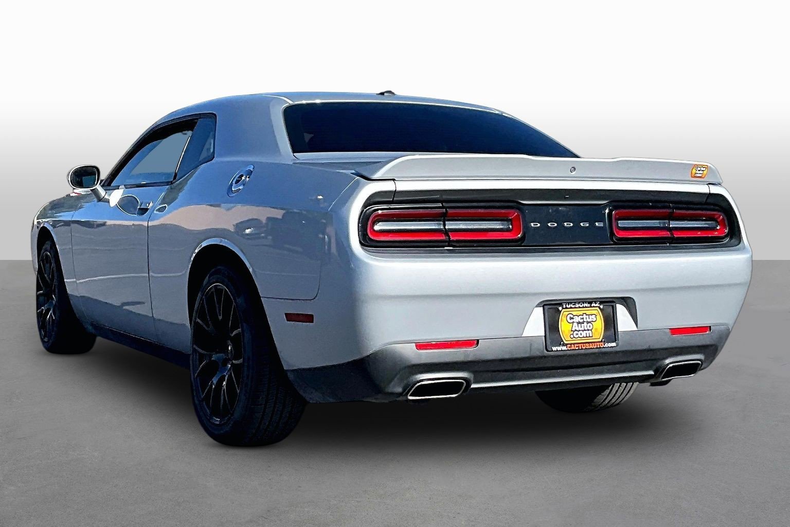 Used 2019 Dodge Challenger SXT RWD image 4