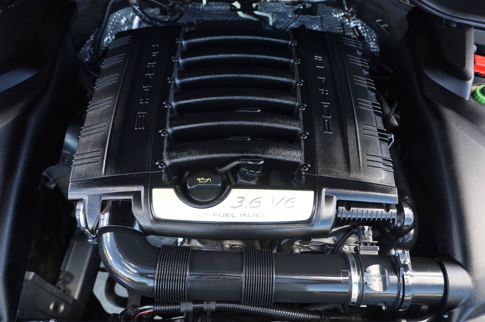 Used 2016 Porsche Cayenne AWD/4WD image 11