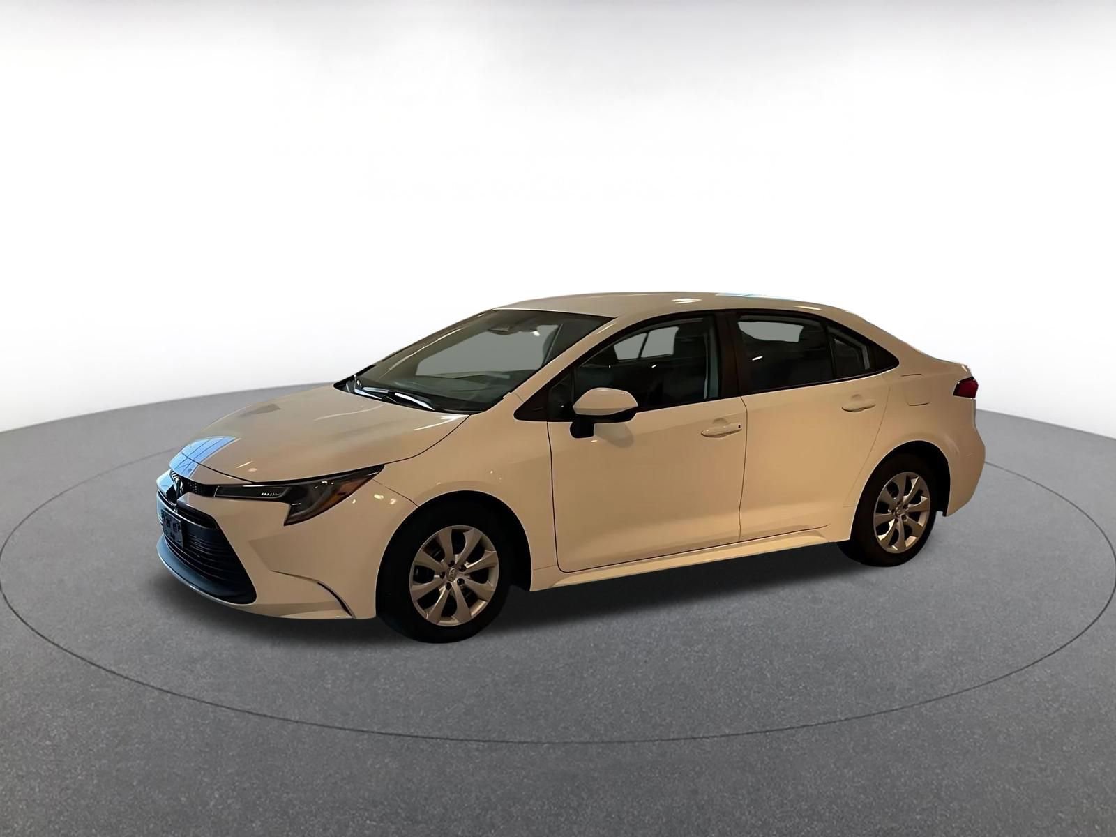 Used 2025 Toyota Corolla LE image 8