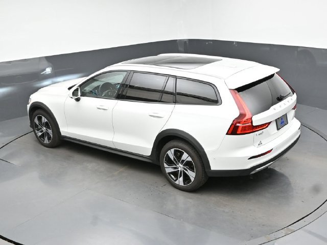 Used 2025 Volvo V60 B5 Cross Country Plus AWD/4WD image 44