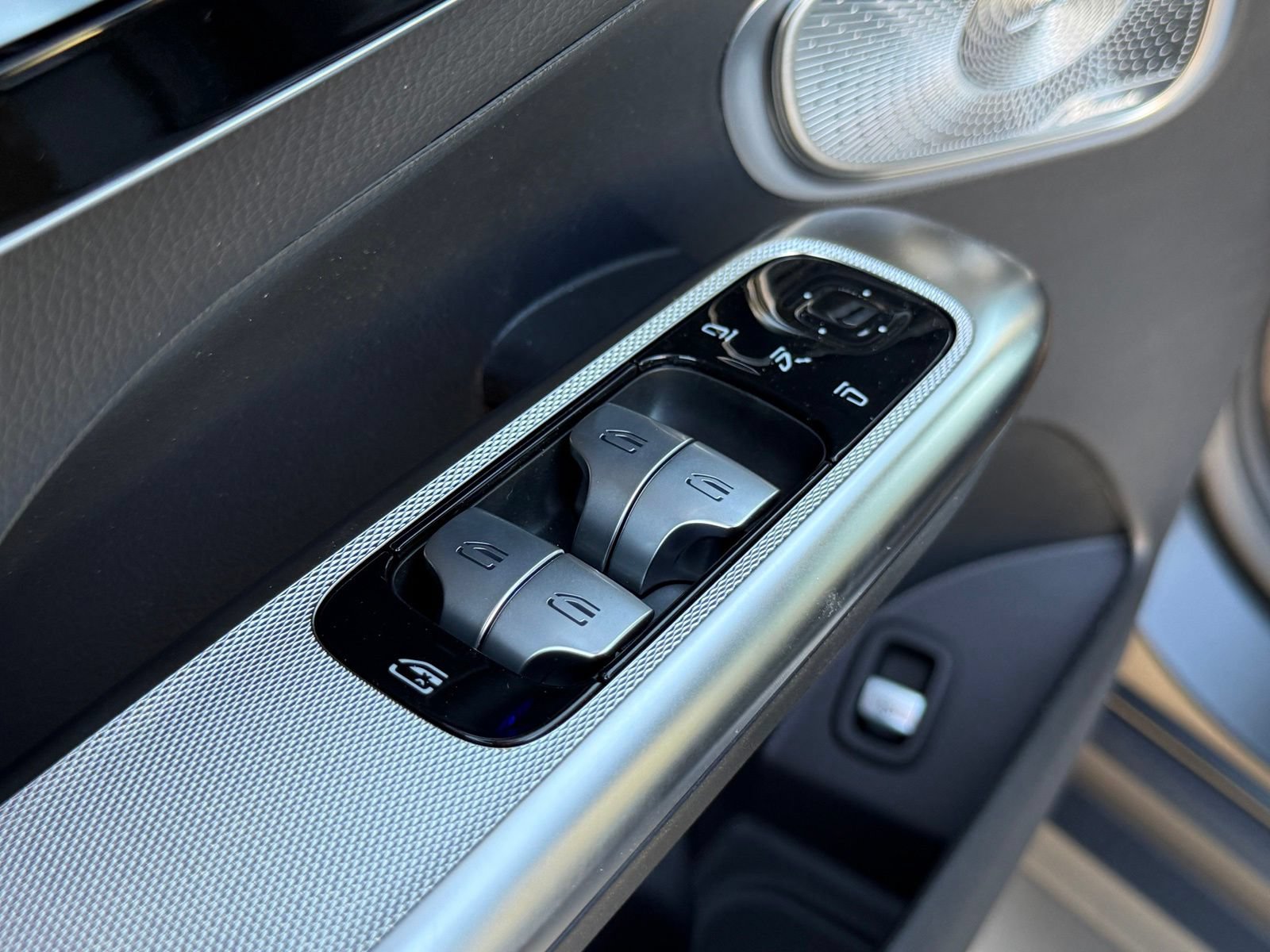 New 2026 Mercedes-Benz GLC 300 4MATIC image 17
