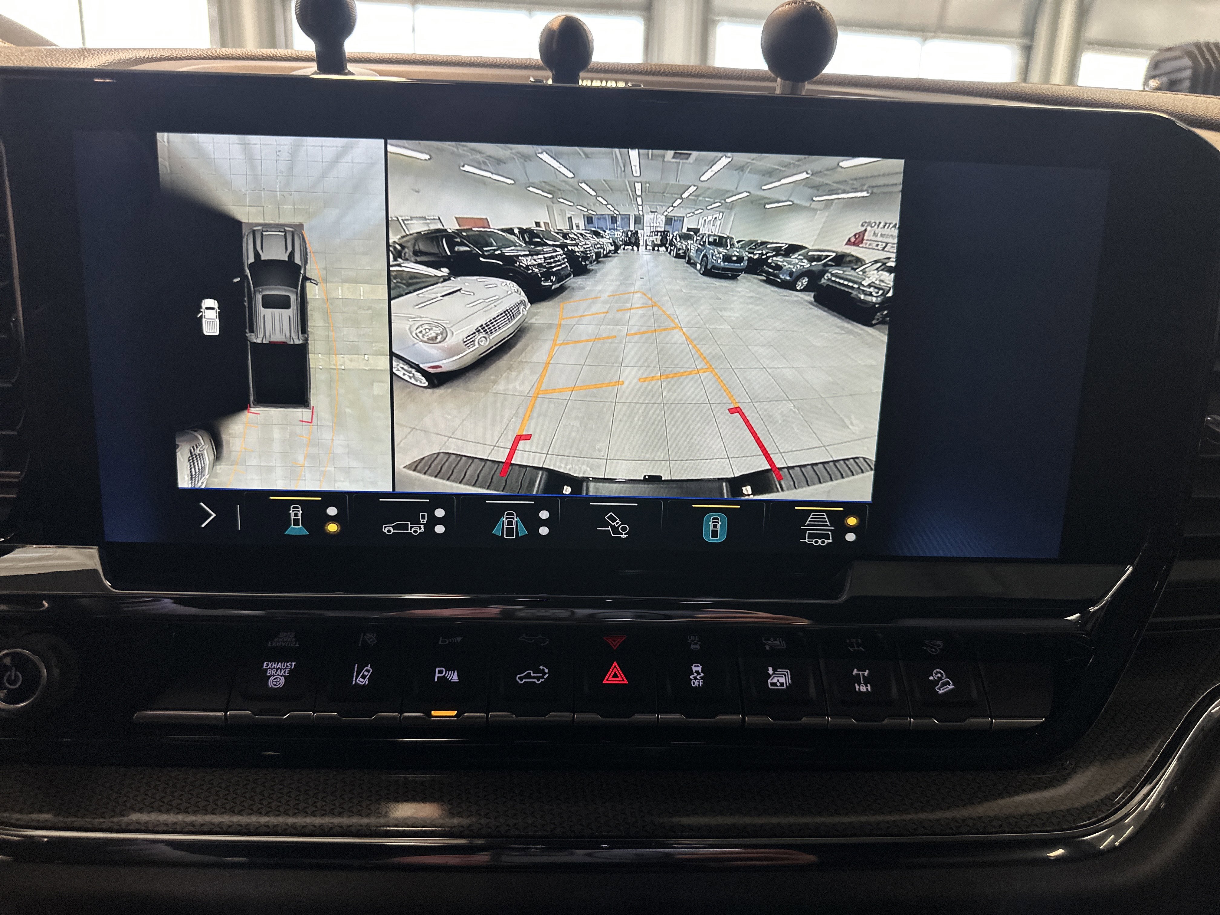 Used 2025 Chevrolet Silverado 2500 ZR2 w/ Technology Package image 33