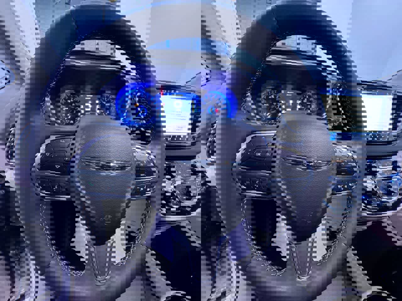 Used 2024 Chrysler Pacifica Touring-L image 15