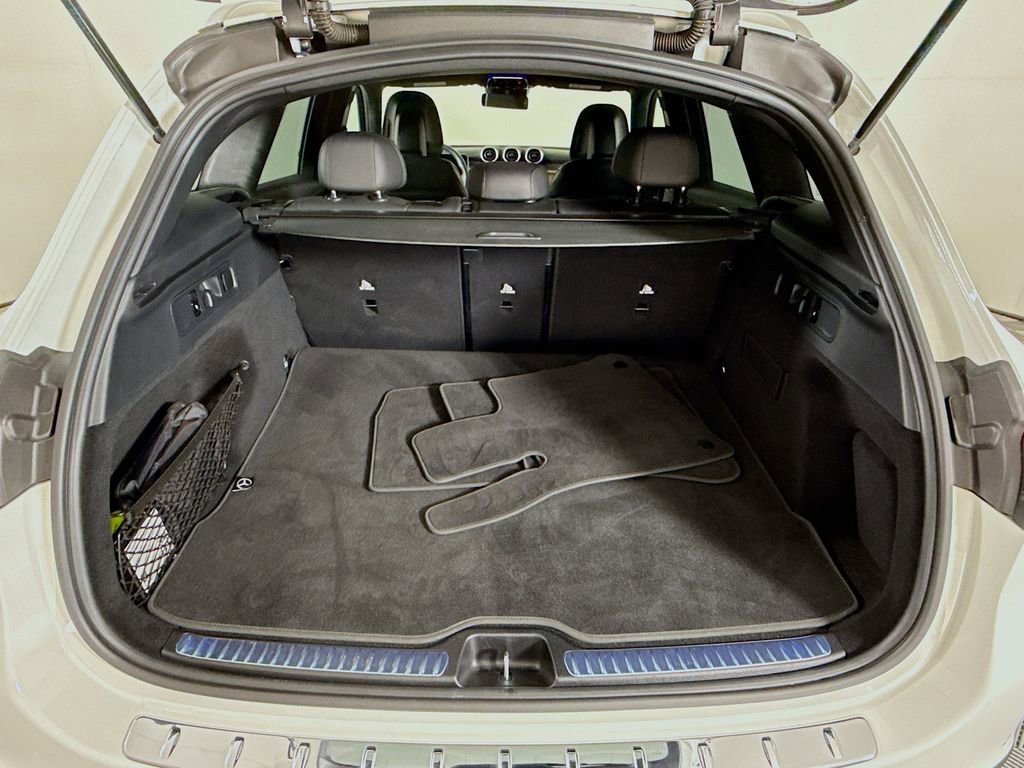 Used 2024 Mercedes-Benz GLC 300 image 24