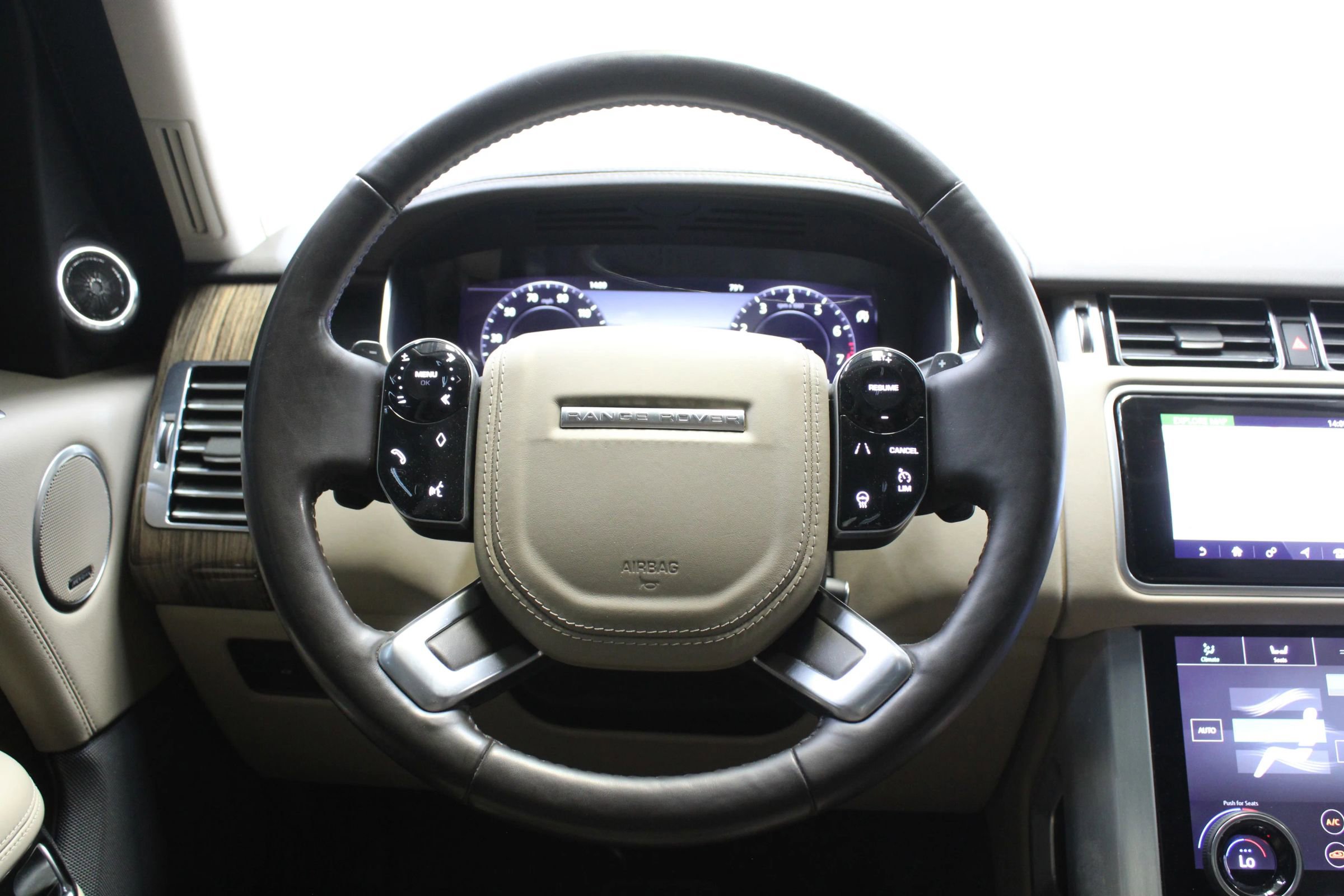 Used 2019 Land Rover Range Rover HSE image 15