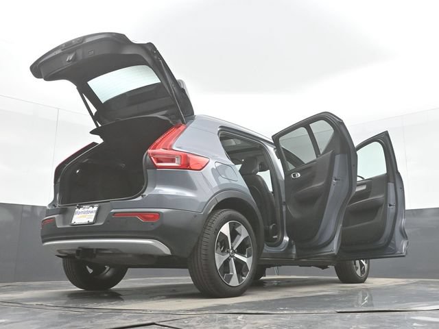 Used 2023 Volvo XC40 B4 Ultimate FWD image 53