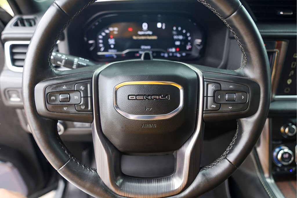 Used 2023 GMC Yukon XL Denali Ultimate AWD/4WD image 15