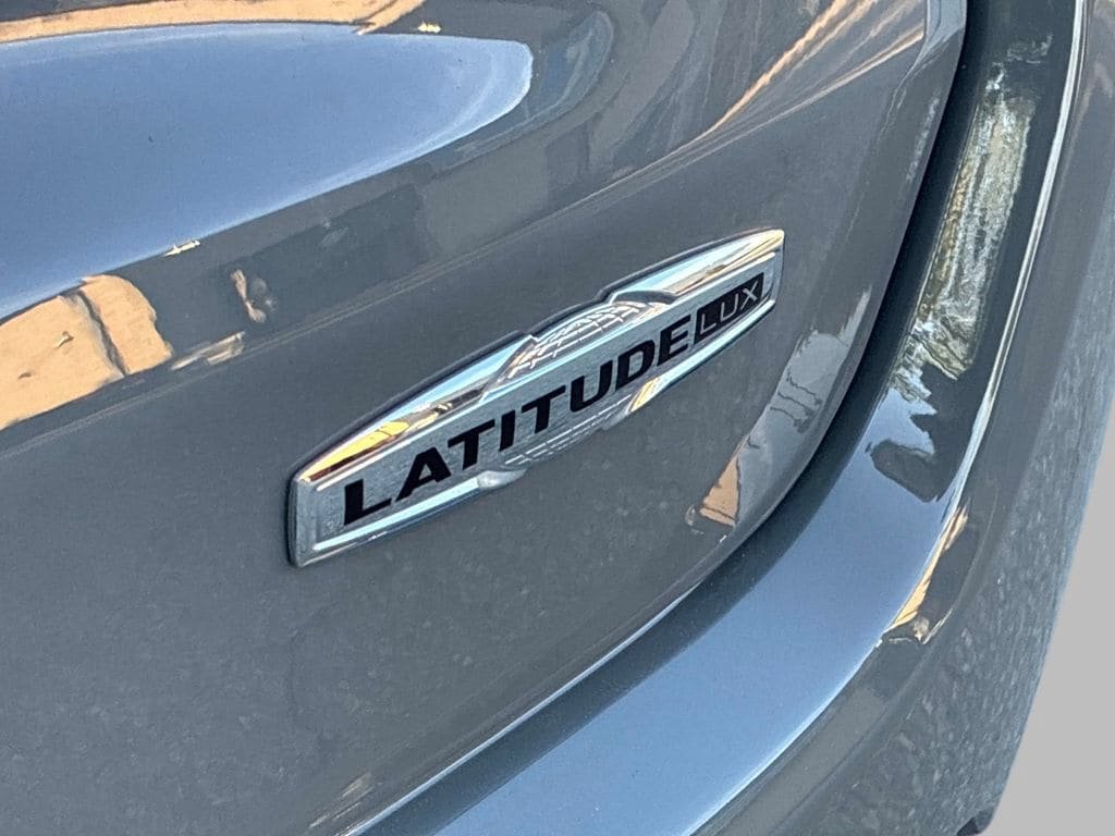 Certified 2023 Jeep Compass Latitude AWD/4WD image 11