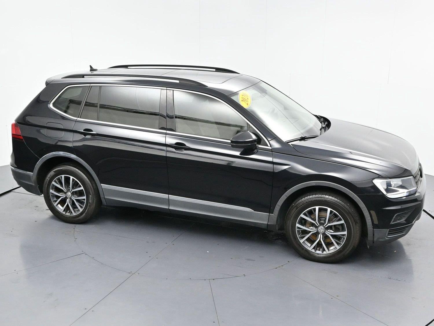 Used 2020 Volkswagen Tiguan SE w/ Panoramic Sunroof Package FWD image 38