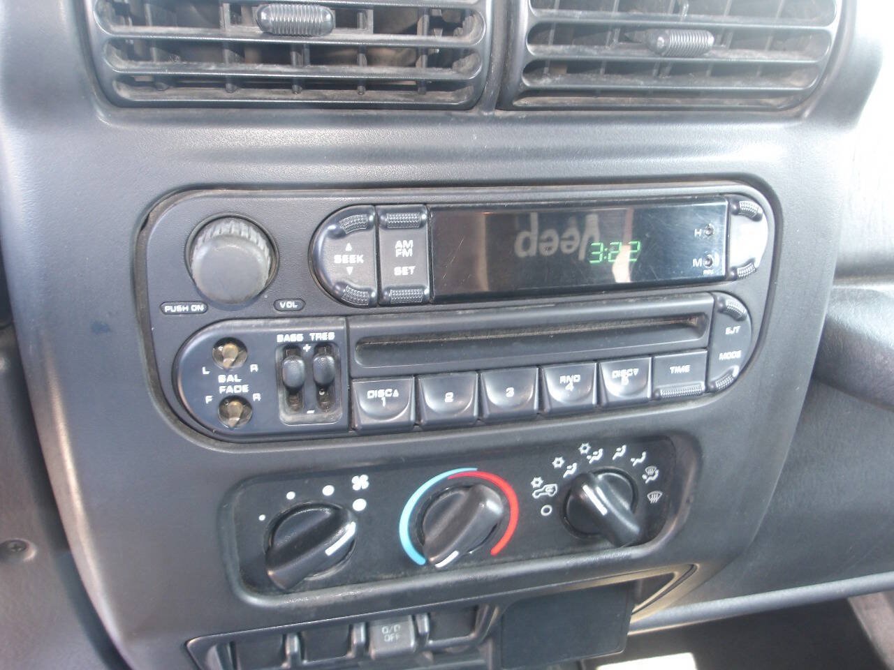 Used 2004 Jeep Wrangler 4WD image 15