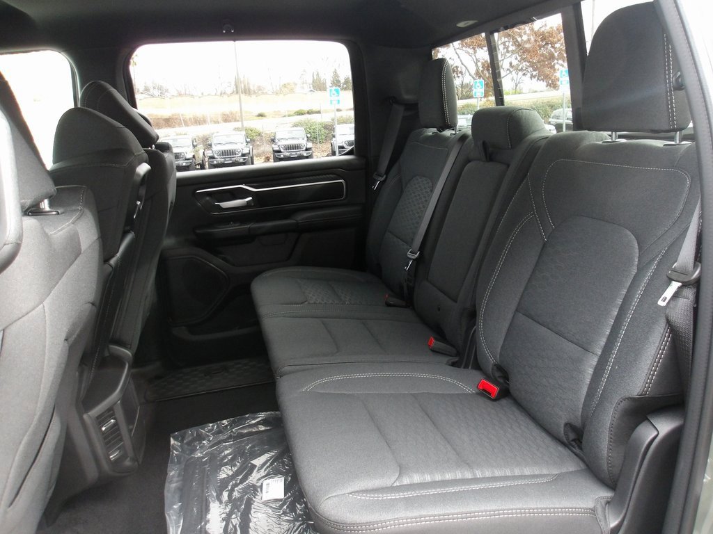 New 2026 RAM 1500 4x4 Crew Cab image 18