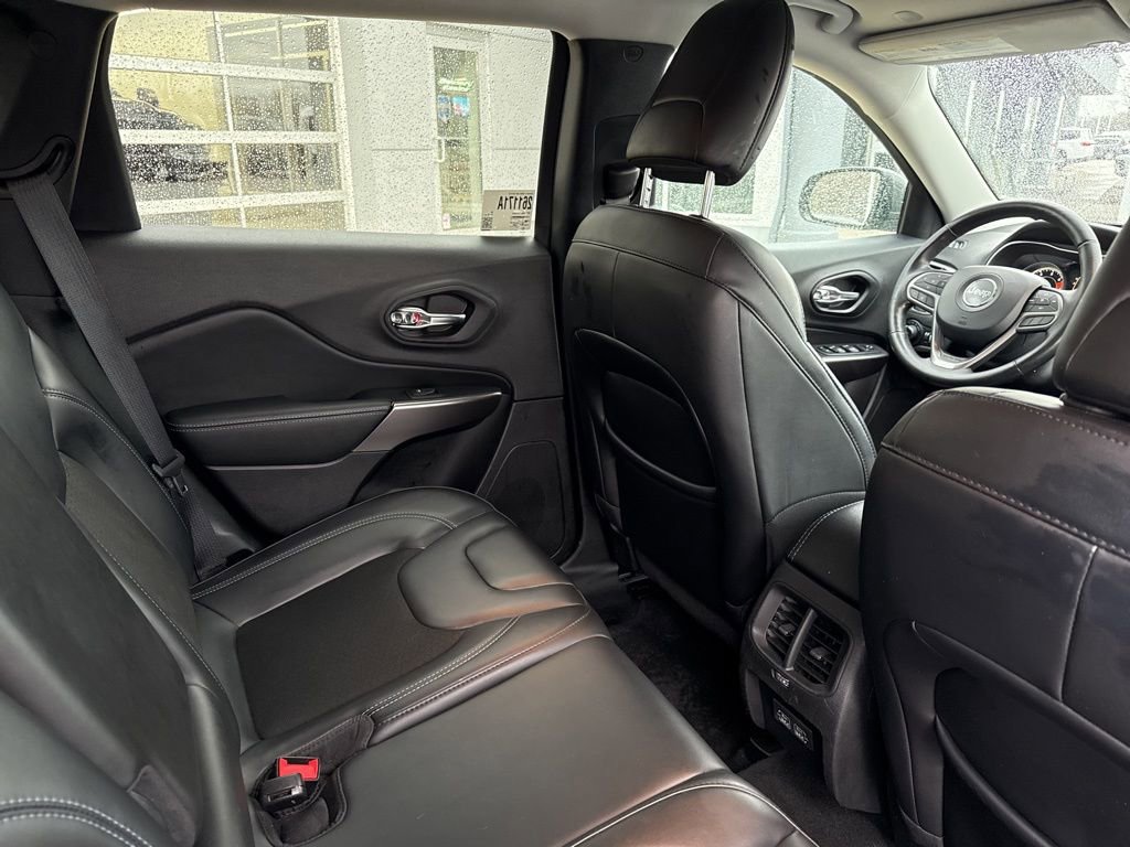 Used 2021 Jeep Cherokee Latitude Plus AWD/4WD image 33