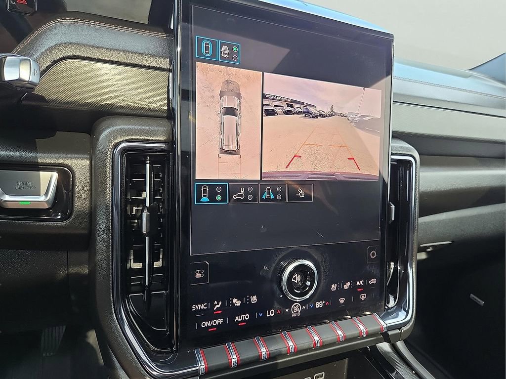 Used 2025 GMC Yukon AT4 w/ AT4 Premium Package image 21