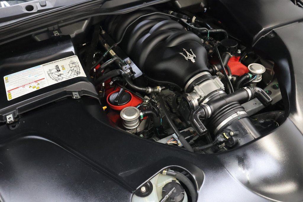 Used 2015 Maserati GranTurismo Convertible RWD image 18