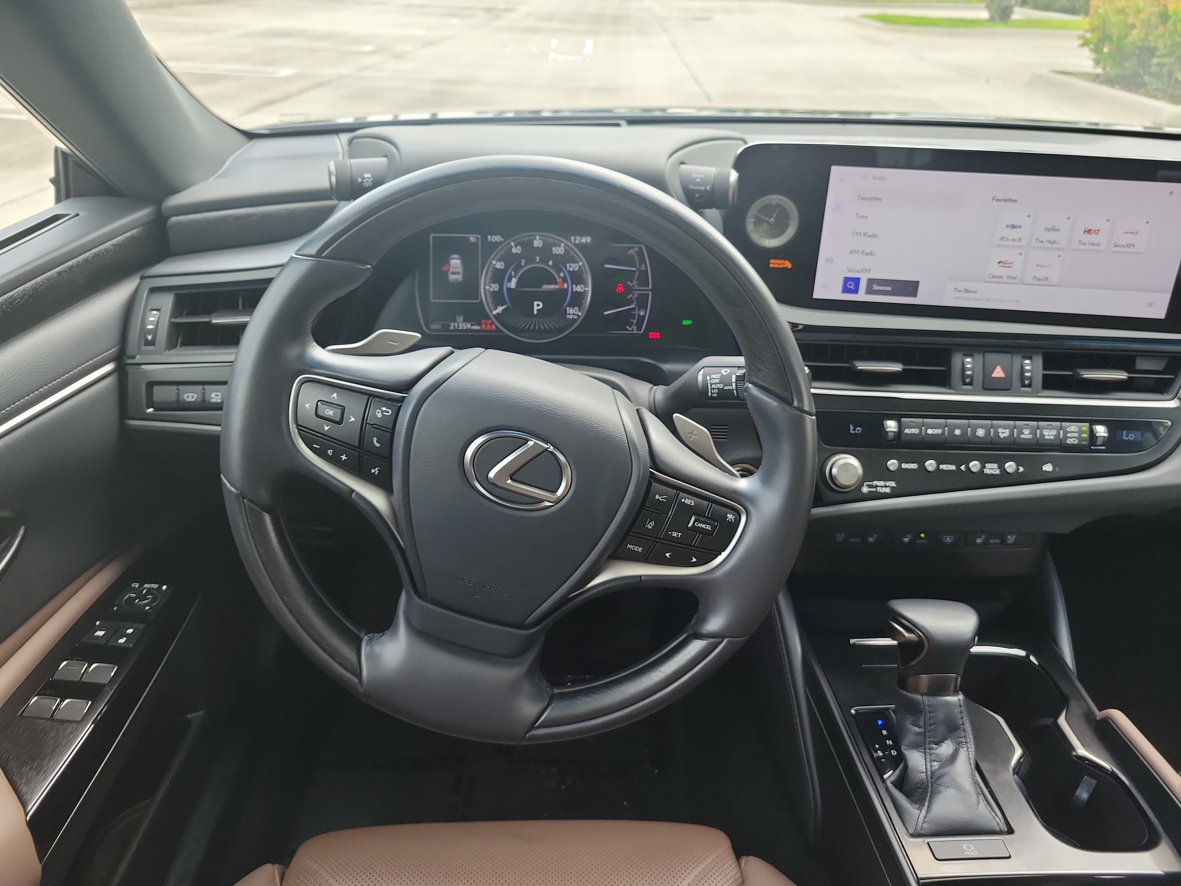 Used 2025 Lexus ES 250 w/ Luxury Package AWD/4WD image 19