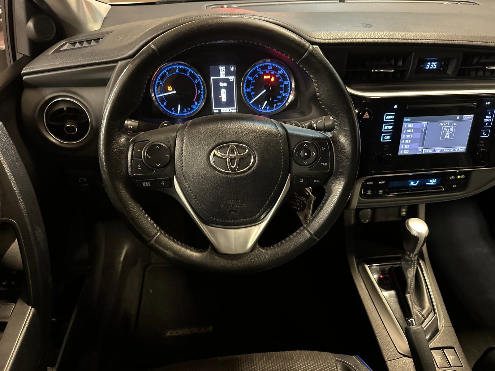 Used 2019 Toyota Corolla SE w/ Carpet Mat Package (TMS) FWD image 13