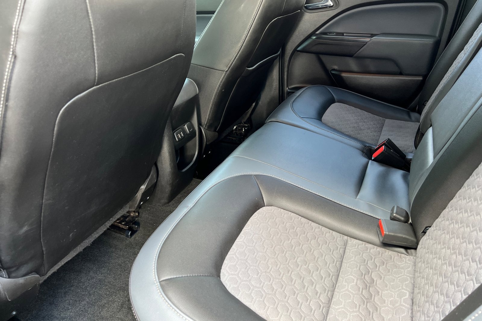 Used 2017 Chevrolet Colorado Z71 image 9