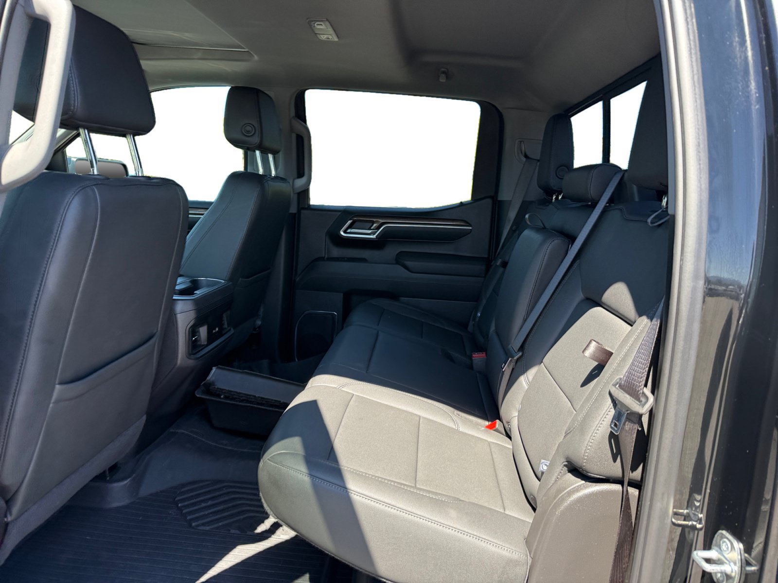 Used 2024 Chevrolet Silverado 1500 LT Trail Boss w/ Convenience Package II AWD/4WD image 16