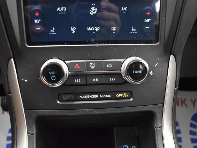 Used 2024 Ford Edge SEL image 32