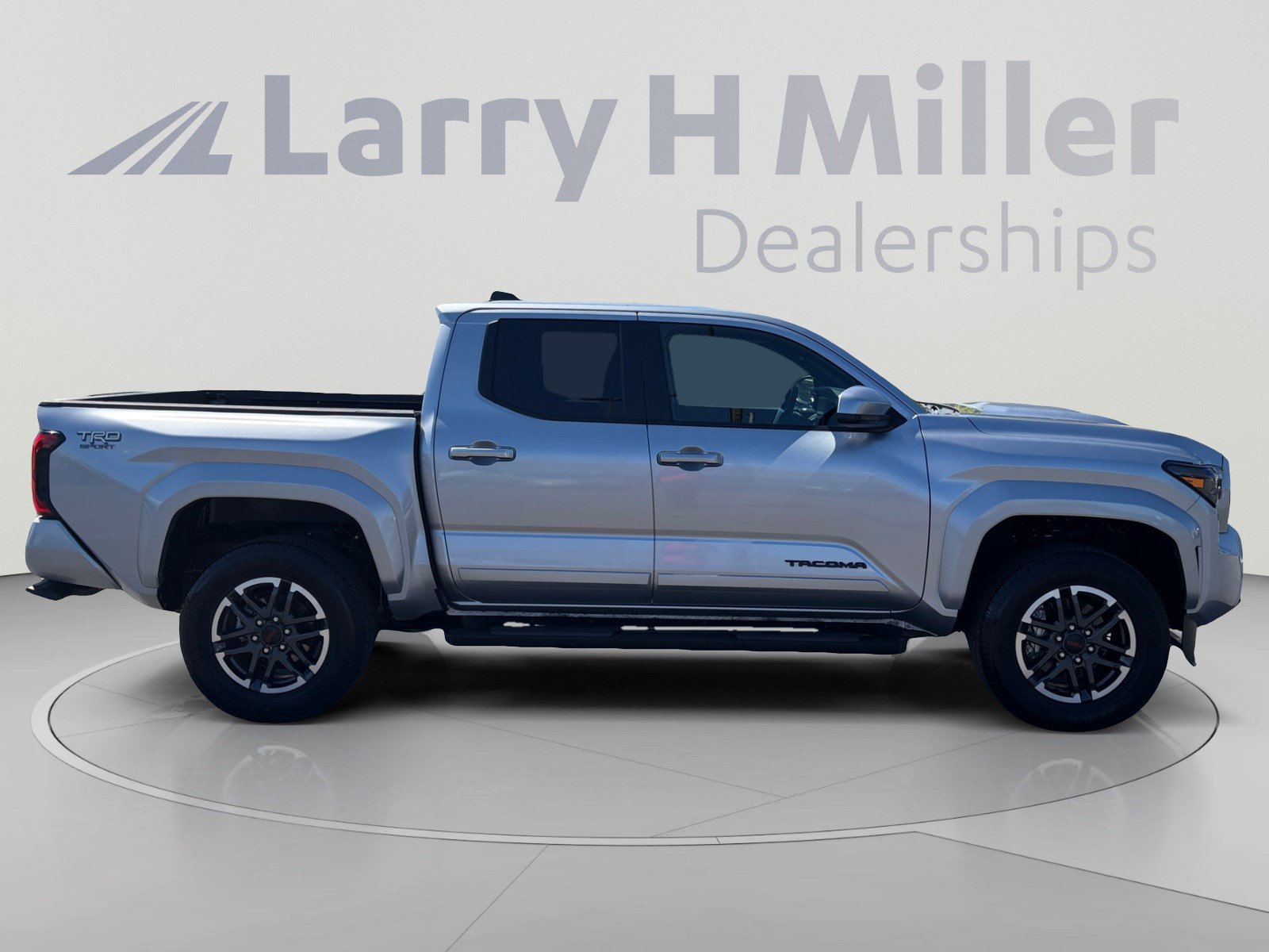 Certified 2025 Toyota Tacoma TRD Sport AWD/4WD image 6