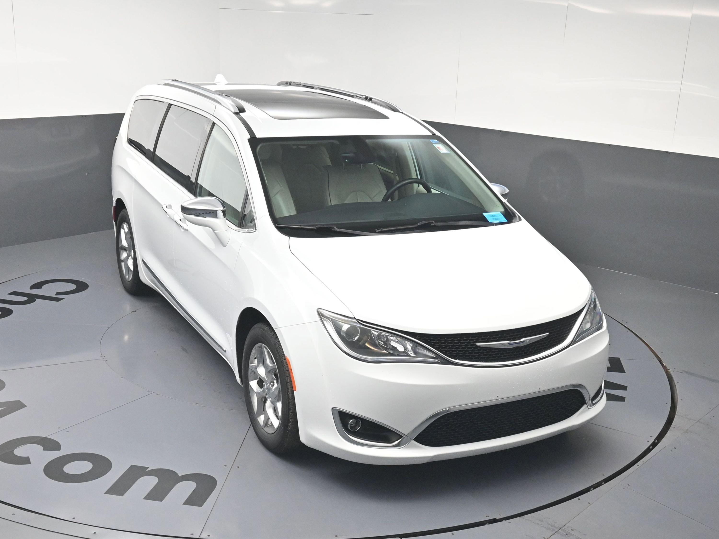 Used 2017 Chrysler Pacifica Limited w/ UConnect Theater Package image 22