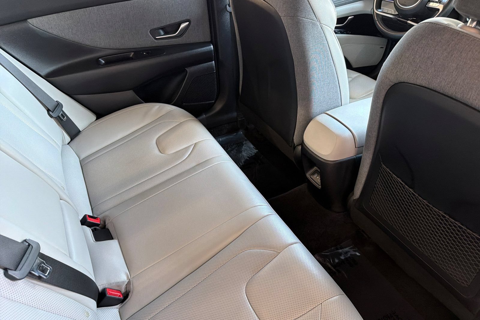 Used 2024 Hyundai Elantra Limited FWD image 18