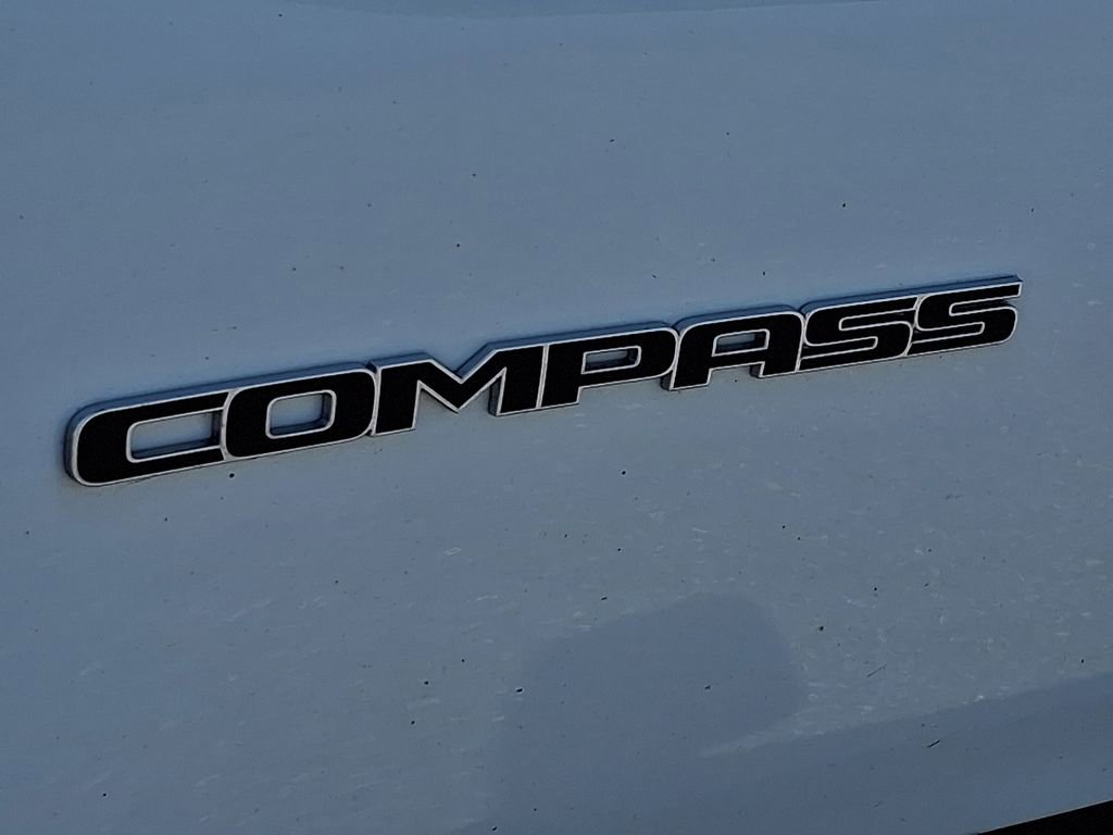 Used 2025 Jeep Compass Limited image 20