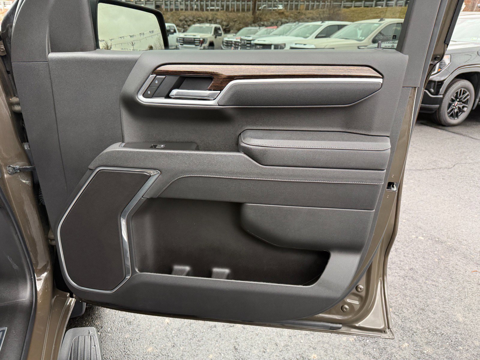 Used 2024 GMC Sierra 1500 Elevation w/ LPO, Elevation Black Package image 23