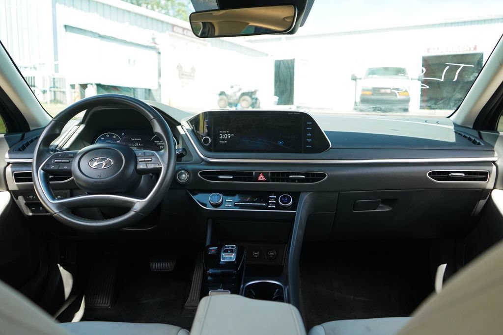 Used 2023 Hyundai Sonata SEL w/ Convenience Package FWD image 10