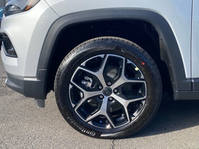 New 2026 Jeep Compass Limited w/ Sun, Sound & Navigation Group AWD/4WD image 18