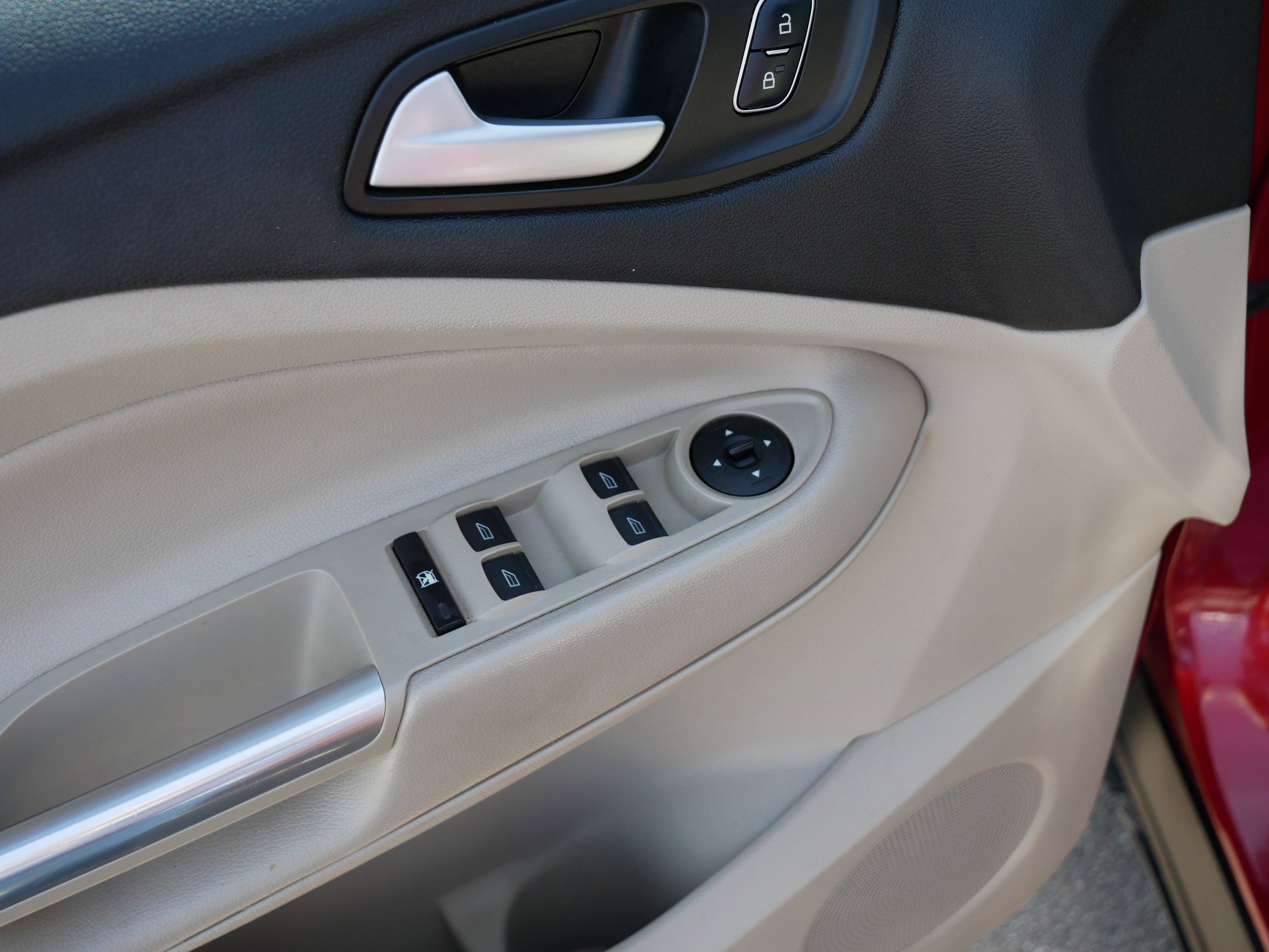 Used 2018 Ford Escape SE image 19